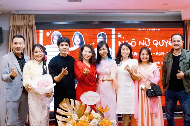 Nhà văn Tina Yuan đảm nhận vai diễn ấn tượng trong “Ngõ Nữ Quyền”- Ảnh 7. Nhà văn Tina Yuan đảm nhận vai diễn ấn tượng trong “Ngõ Nữ Quyền”- Ảnh 7.