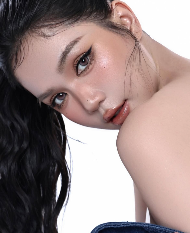 Ngọc Trinh "ngựa quen đường cũ"- Ảnh 2. Ngọc Trinh "ngựa quen đường cũ"- Ảnh 2.