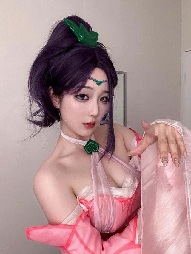 Cô nàng có màn hóa thân chuẩn chỉnh vào Janna Tiên Kiếm