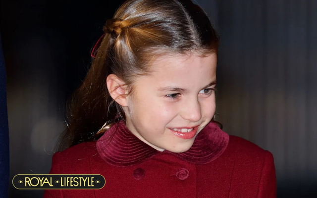 Khoảnh khắc dễ thương của Công chúa Charlotte khiến "nhà may hoàng gia" tự hào muốn rơi nước mắt- Ảnh 1. Khoảnh khắc dễ thương của Công chúa Charlotte khiến "nhà may hoàng gia" tự hào muốn rơi nước mắt- Ảnh 1.