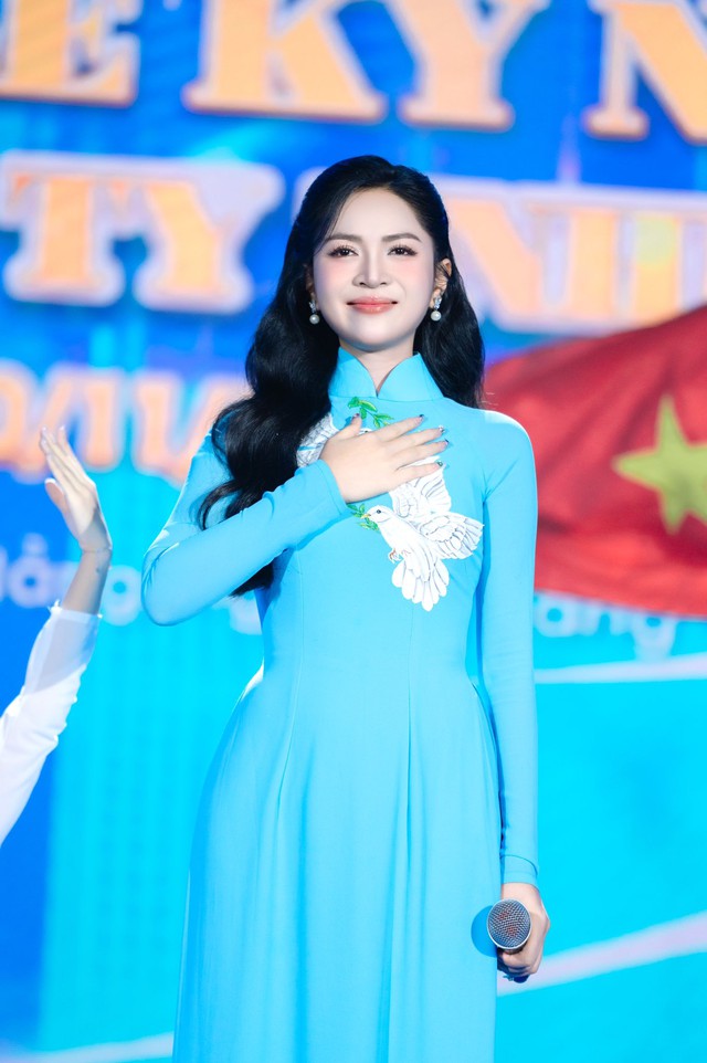 Giọng ca 8.5 tỷ view nói thẳng: Không thích thị phi, không nhắc tên Sơn Tùng- Ảnh 6. Giọng ca 8.5 tỷ view nói thẳng: Không thích thị phi, không nhắc tên Sơn Tùng- Ảnh 6.