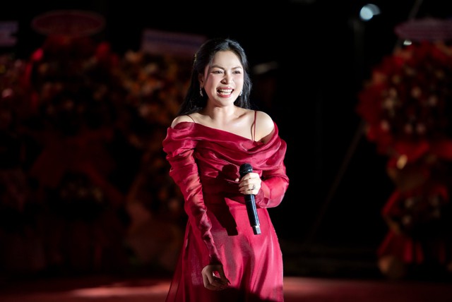 Giọng ca 8.5 tỷ view nói thẳng: Không thích thị phi, không nhắc tên Sơn Tùng- Ảnh 4. Giọng ca 8.5 tỷ view nói thẳng: Không thích thị phi, không nhắc tên Sơn Tùng- Ảnh 4.