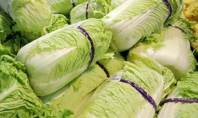 Mua cải thảo, nên chọn "loại xanh" hay "loại vàng"? Người bán rau nói thẳng đáp án- Ảnh 2.