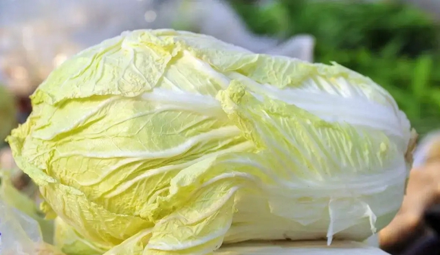 Mua cải thảo, nên chọn "loại xanh" hay "loại vàng"? Người bán rau nói thẳng đáp án- Ảnh 3.