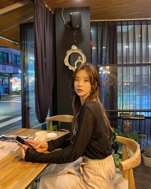 Nữ diễn viên ăn gian chiều cao nhờ tỉ lệ cơ thể quá đỉnh: Khó tin vậy cũng làm được!- Ảnh 1.