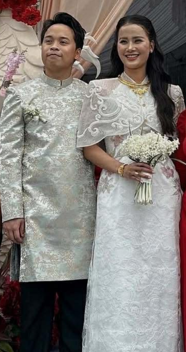 Á hậu Việt bí mật tổ chức lễ ăn hỏi, chồng doanh nhân lần đầu lộ rõ mặt - Ảnh 2.