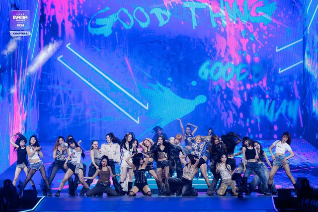 Ca sĩ tầm trung cố tình mặc hở, không thấy quyến rũ chỗ nào chỉ thấy phản cảm- Ảnh 5. Ca sĩ tầm trung cố tình mặc hở, không thấy quyến rũ chỗ nào chỉ thấy phản cảm- Ảnh 5.