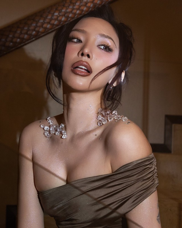 Khi Tóc Tiên... "sa ngã", dân tình cảm thấy quá khó thở!- Ảnh 15. Khi Tóc Tiên... "sa ngã", dân tình cảm thấy quá khó thở!- Ảnh 15.