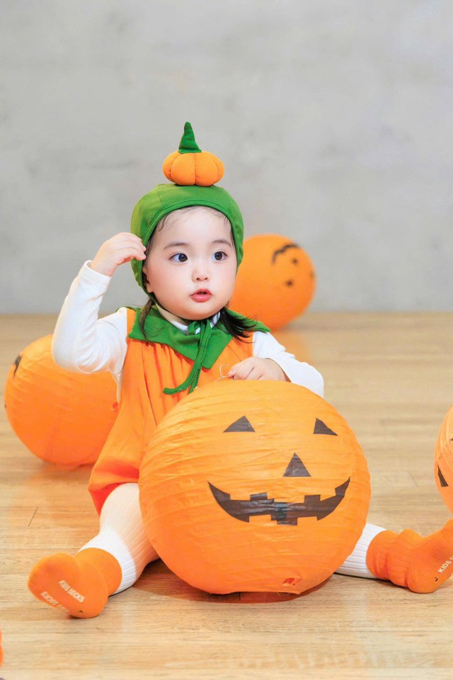 Bé Lisa nhà Khánh Thi, Phan Hiển xinh yêu như thiên thần- Ảnh 7.