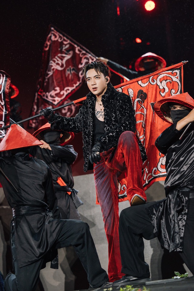 Sơn Tùng M-TP và SOOBIN lại va nhau, thế thắng thuộc về ai?- Ảnh 7.