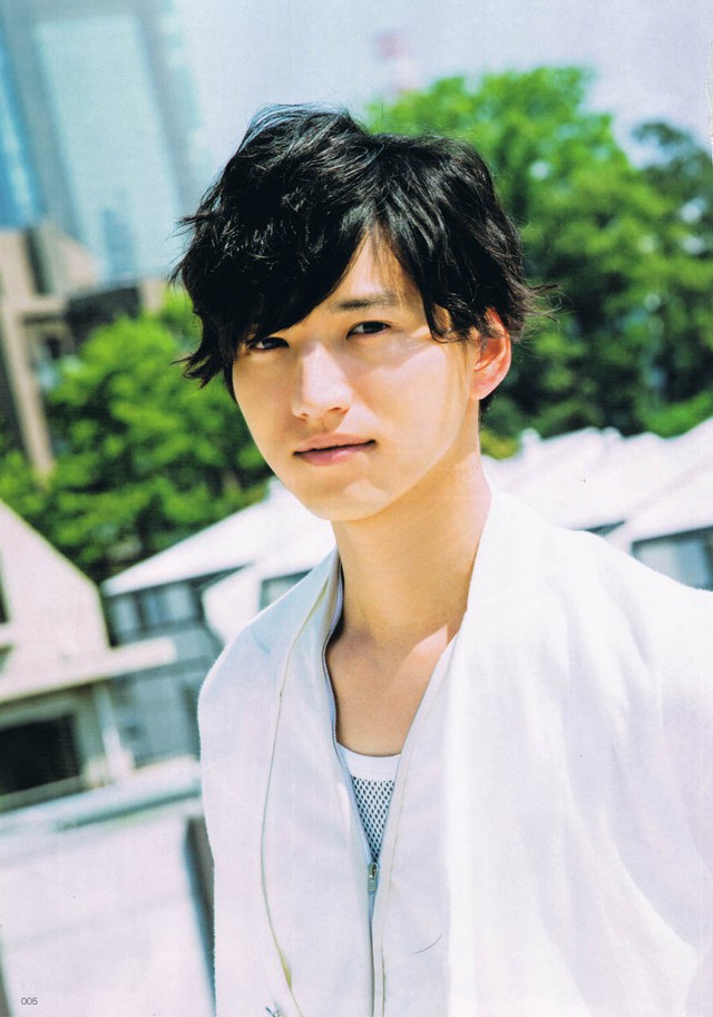 Bức hình chụp cùng trai đẹp khiến "nam thần bê bối" bị cả MXH cợt nhả- Ảnh 3.