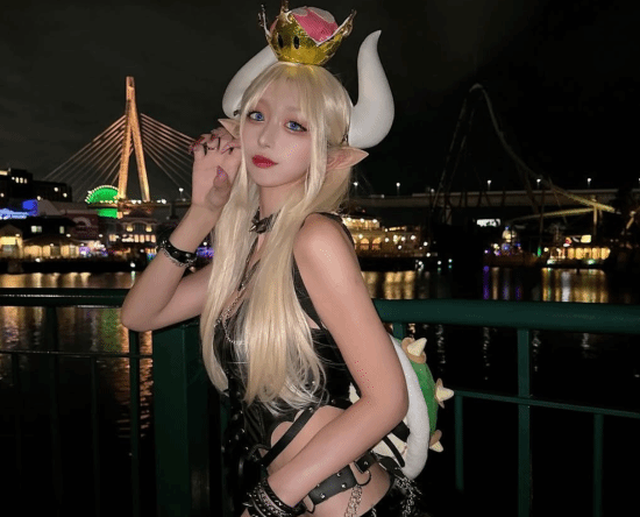 Cosplay đồ "chưa phù hợp" tới công viên giải trí, nàng hot girl nhận cái kết đắng ngắt, bị khóa trang cá nhân- Ảnh 2.