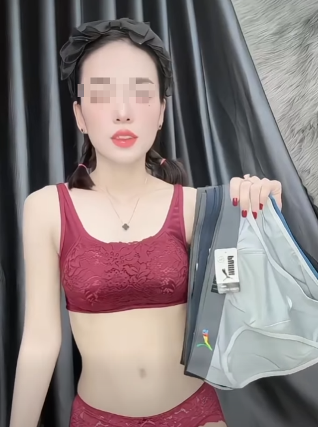 photo-1762139389478 photo-1762139389478