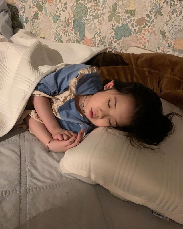 Những thứ tưởng vô hại nhưng mẹ đừng bao giờ để trong phòng của em bé nhà mình- Ảnh 2.