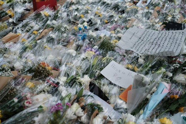 Những hình ảnh không thể nói nên lời 4 ngày sau hoả hoạn lịch sử tại Hong Kong (Trung Quốc)- Ảnh 1.