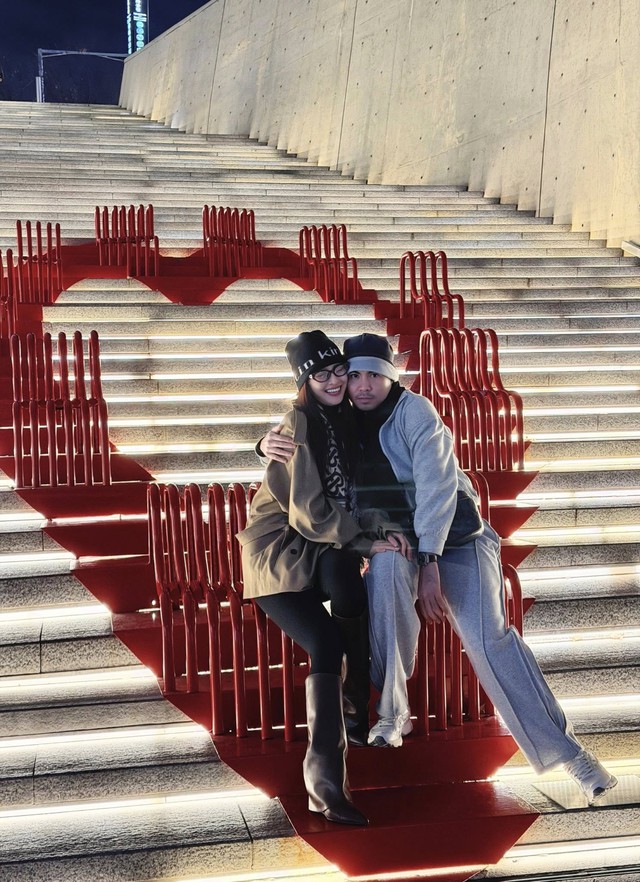 Tuyển thủ Việt Nam và MC Mù Tạt tung bộ ảnh đẹp như bước ra từ phim Hàn sau màn cầu hôn chấn động MXH- Ảnh 5. Tuyển thủ Việt Nam và MC Mù Tạt tung bộ ảnh đẹp như bước ra từ phim Hàn sau màn cầu hôn chấn động MXH- Ảnh 5.