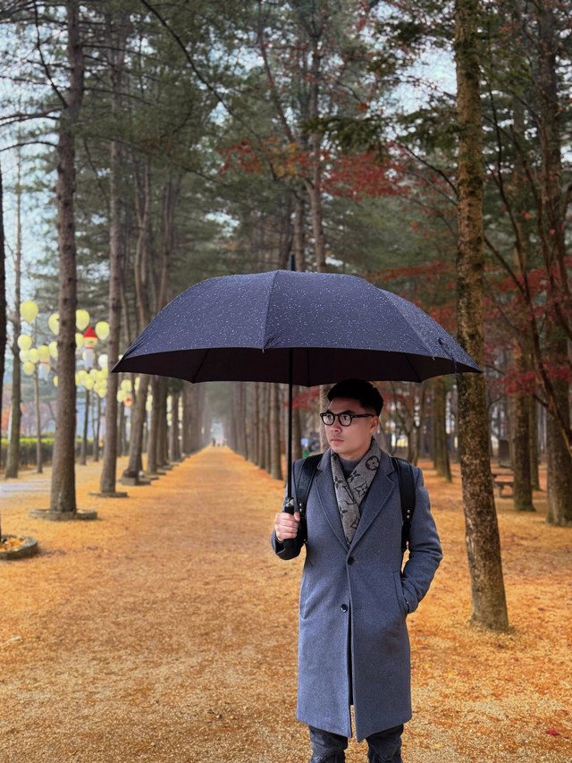 Tuyển thủ Việt Nam và MC Mù Tạt tung bộ ảnh đẹp như bước ra từ phim Hàn sau màn cầu hôn chấn động MXH- Ảnh 6. Tuyển thủ Việt Nam và MC Mù Tạt tung bộ ảnh đẹp như bước ra từ phim Hàn sau màn cầu hôn chấn động MXH- Ảnh 6.