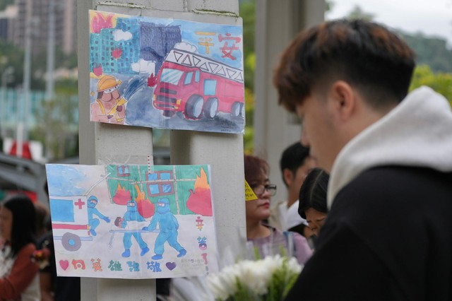 Những hình ảnh không thể nói nên lời 4 ngày sau hoả hoạn lịch sử tại Hong Kong (Trung Quốc)- Ảnh 8.