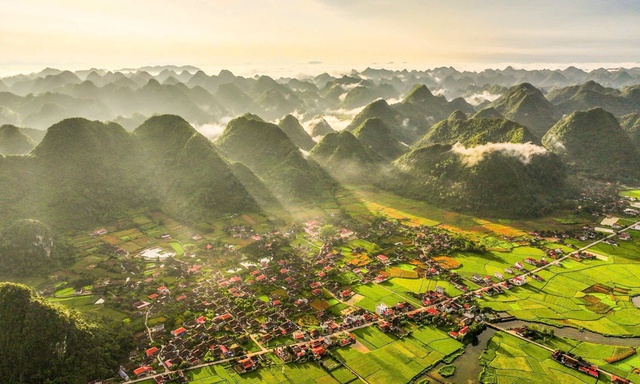 Chuyện ly kỳ ở Lạng Sơn: Hàng trăm ngôi nhà cùng quay về một hướng, cảnh tượng hiếm có!- Ảnh 3. Chuyện ly kỳ ở Lạng Sơn: Hàng trăm ngôi nhà cùng quay về một hướng, cảnh tượng hiếm có!- Ảnh 3.
