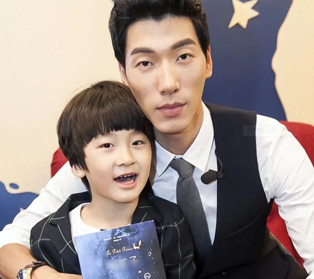 Sao nhí hot nhất Bố Ơi Mình Đi Đâu Thế bị tố làm bạn học có bầu, soi lịch sử tình trường mà sốc- Ảnh 5.