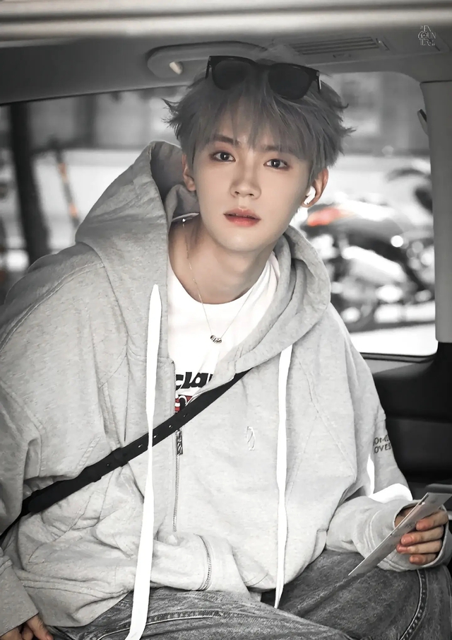 Mỹ nam cứ chơi với ai là đâm sau lưng người đấy: 7749 phốt vẫn sống khỏe, tất cả nhờ nhan sắc như tranh vẽ- Ảnh 2. Mỹ nam cứ chơi với ai là đâm sau lưng người đấy: 7749 phốt vẫn sống khỏe, tất cả nhờ nhan sắc như tranh vẽ- Ảnh 2.