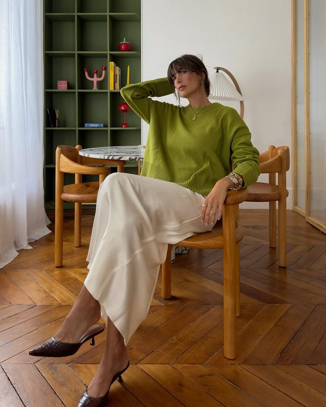 Phụ nữ Pháp có 10 cách mặc chân váy mùa đông sang trọng tuyệt đối- Ảnh 6. Phụ nữ Pháp có 10 cách mặc chân váy mùa đông sang trọng tuyệt đối- Ảnh 6.