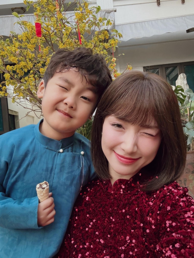 Bé Bo đã lớn thật rồi: Nhắn tin nhoay nhoáy, nói 1 câu mà làm mẹ Hoà Minzy "đứng hình"!- Ảnh 3.