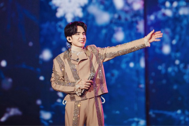 Đan Trường tuổi U50: Sức khoẻ và tình yêu đều gặp vấn đề, chỉ có nhan sắc trường tồn với thời gian- Ảnh 10. Đan Trường tuổi U50: Sức khoẻ và tình yêu đều gặp vấn đề, chỉ có nhan sắc trường tồn với thời gian- Ảnh 10.