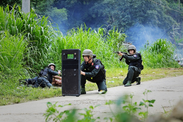 Song Luân, Lê Dương Bảo Lâm khóc nghẹn: Chuyện gì đây?- Ảnh 4.