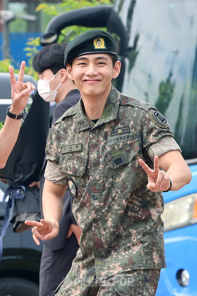 Mỹ nam đẹp đến mức làm thế giới đảo điên bằng 15 giây, nhan sắc góp phần thúc đẩy lợi ích quốc gia- Ảnh 8.