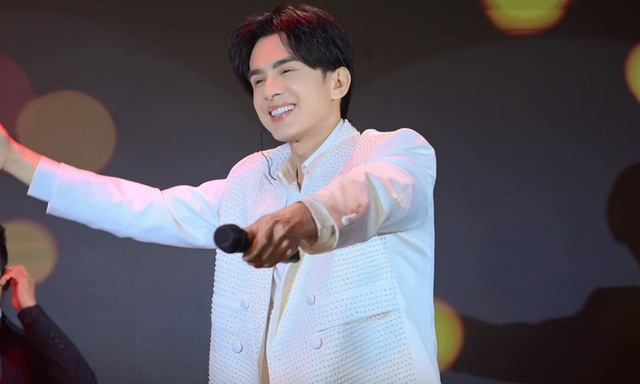 Đan Trường tuổi U50: Sức khoẻ và tình yêu đều gặp vấn đề, chỉ có nhan sắc trường tồn với thời gian- Ảnh 1. Đan Trường tuổi U50: Sức khoẻ và tình yêu đều gặp vấn đề, chỉ có nhan sắc trường tồn với thời gian- Ảnh 1.