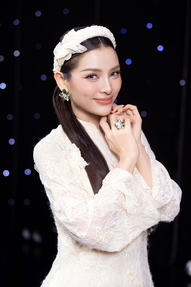 Nữ diễn viên được hỏi cưới bằng 88 lượng vàng ra nhạc như “rã đông” từ thời 2000s- Ảnh 5. Nữ diễn viên được hỏi cưới bằng 88 lượng vàng ra nhạc như “rã đông” từ thời 2000s- Ảnh 5.