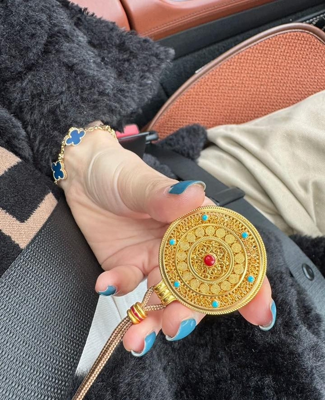 Cửa hàng vàng khiến 1,4 tỷ dân Trung Quốc lùng mua đến vỡ trận- Ảnh 4.