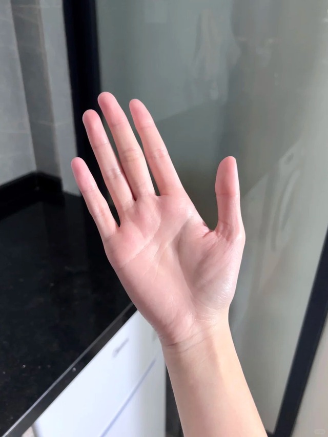 Phụ nữ có bàn tay thế này: Vừa khéo giữ tiền, vừa được quý nhân nâng đỡ- Ảnh 3. Phụ nữ có bàn tay thế này: Vừa khéo giữ tiền, vừa được quý nhân nâng đỡ- Ảnh 3.