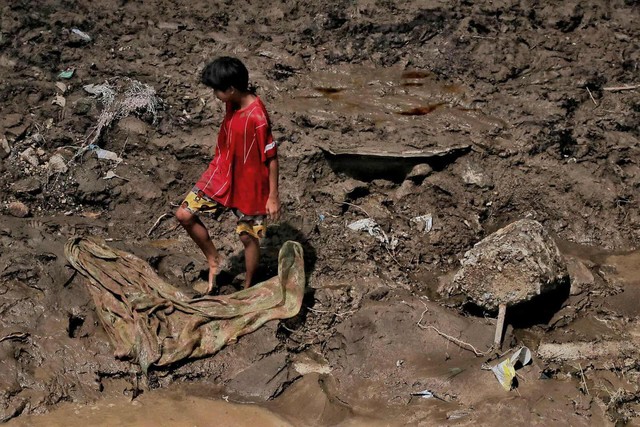 Bão cuồng phong Kalmaegi quá hung tàn, tất cả đều bị phá hủy: Những hình ảnh flycam lột tả sự thảm khốc- Ảnh 15. Bão cuồng phong Kalmaegi quá hung tàn, tất cả đều bị phá hủy: Những hình ảnh flycam lột tả sự thảm khốc- Ảnh 15.