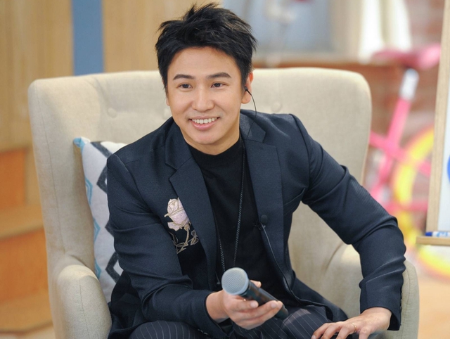 "Sao nam phim giờ vàng" ly thân vợ hai đẹp như hot girl sau hơn 1 năm kết hôn?- Ảnh 3. "Sao nam phim giờ vàng" ly thân vợ hai đẹp như hot girl sau hơn 1 năm kết hôn?- Ảnh 3.