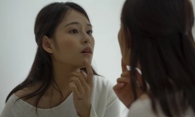 Nhiều chị em da khô, thiếu ngủ, tóc rụng cả nắm vì 1 sai lầm kinh điển khi ăn tập gym- Ảnh 1. Nhiều chị em da khô, thiếu ngủ, tóc rụng cả nắm vì 1 sai lầm kinh điển khi ăn tập gym- Ảnh 1.