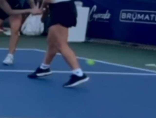 "Drama Pickleball xuyên lục địa: Sophia Phương Anh vượt 13.000km vẫn bị loại vì đối thủ xấu chơi"- Ảnh 2. "Drama Pickleball xuyên lục địa: Sophia Phương Anh vượt 13.000km vẫn bị loại vì đối thủ xấu chơi"- Ảnh 2.