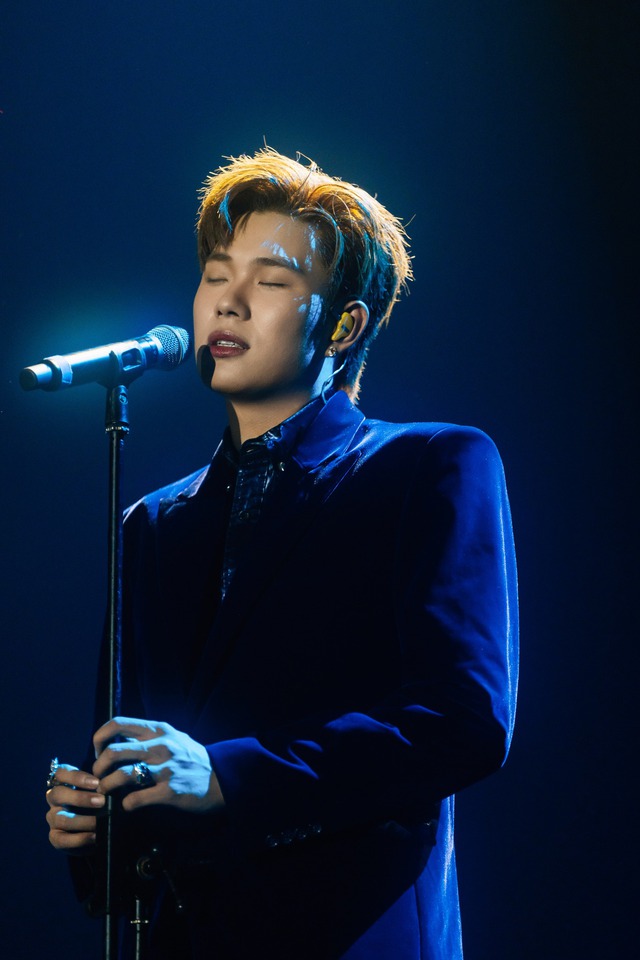 Ca sĩ có tiến trình thăng hạng khủng khiếp nhất showbiz Việt- Ảnh 6. Ca sĩ có tiến trình thăng hạng khủng khiếp nhất showbiz Việt- Ảnh 6.