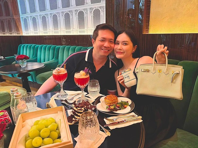 Bên trong căn phòng chứa két sắt của vợ chồng Đoàn Di Băng- Ảnh 3. Bên trong căn phòng chứa két sắt của vợ chồng Đoàn Di Băng- Ảnh 3.