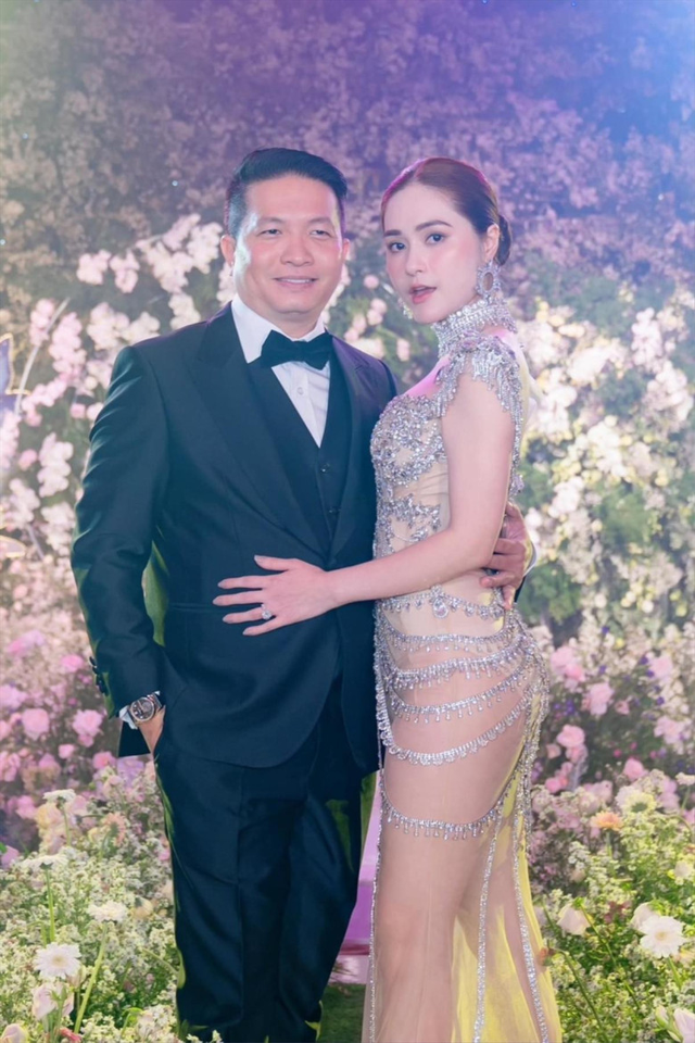 Bay màu danh xưng “nữ đại gia quận 7” của Đoàn Di Băng- Ảnh 1. Bay màu danh xưng “nữ đại gia quận 7” của Đoàn Di Băng- Ảnh 1.