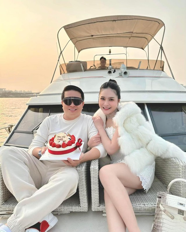 Bay màu danh xưng “nữ đại gia quận 7” của Đoàn Di Băng- Ảnh 15. Bay màu danh xưng “nữ đại gia quận 7” của Đoàn Di Băng- Ảnh 15.