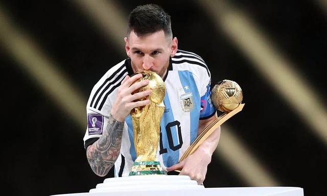 Cực gắt: Ronaldo coi thường chức vô địch World Cup của Messi, Messi phản đòn hoàn hảo bằng 1 câu cực thấm- Ảnh 2. Cực gắt: Ronaldo coi thường chức vô địch World Cup của Messi, Messi phản đòn hoàn hảo bằng 1 câu cực thấm- Ảnh 2.