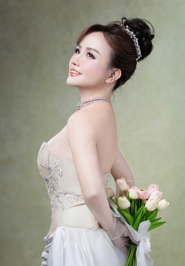 Bị mỉa mai có đến 4 đời chồng, sao nữ Vbiz: "Tôi có thể lấy 40 chồng nếu tôi thích"- Ảnh 3. Bị mỉa mai có đến 4 đời chồng, sao nữ Vbiz: "Tôi có thể lấy 40 chồng nếu tôi thích"- Ảnh 3.