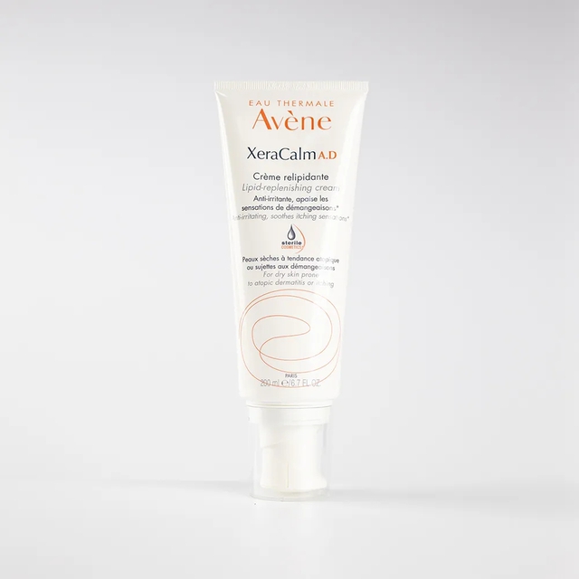 5 lọ kem dưỡng dành riêng cho da khô lão hóa: Giữ da căng mọng 24/7, trẻ thật lâu- Ảnh 3. 5 lọ kem dưỡng dành riêng cho da khô lão hóa: Giữ da căng mọng 24/7, trẻ thật lâu- Ảnh 3.