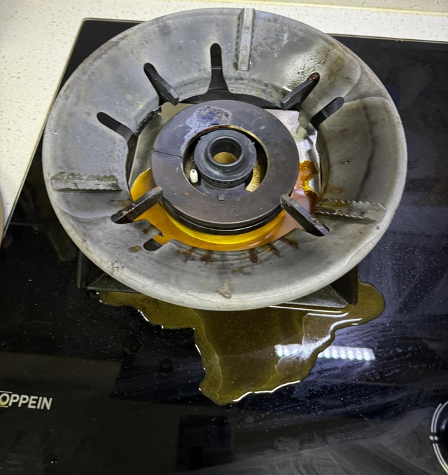 4 món đồ bếp tưởng hay nhưng lại cực kỳ nguy hiểm: "Mầm mống" gây bệnh ung thư, cháy nổ- Ảnh 1. 4 món đồ bếp tưởng hay nhưng lại cực kỳ nguy hiểm: "Mầm mống" gây bệnh ung thư, cháy nổ- Ảnh 1.