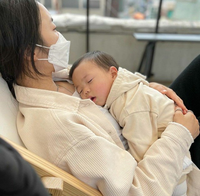 Ở tuổi 40, tôi đánh mất "rực rỡ" của bản thân và để vai trò làm mẹ nuốt chửng chính mình- Ảnh 3. Ở tuổi 40, tôi đánh mất "rực rỡ" của bản thân và để vai trò làm mẹ nuốt chửng chính mình- Ảnh 3.