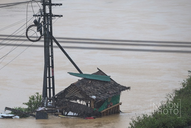 Thái Lan hoang tàn vì lũ- Ảnh 4. Thái Lan hoang tàn vì lũ- Ảnh 4.