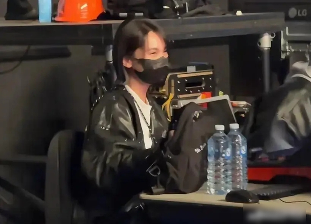 Căng: Nữ diễn viên số 1 showbiz quyết không dự hôn lễ bạn thân vì xem chú rể như kẻ thù- Ảnh 3. Căng: Nữ diễn viên số 1 showbiz quyết không dự hôn lễ bạn thân vì xem chú rể như kẻ thù- Ảnh 3.