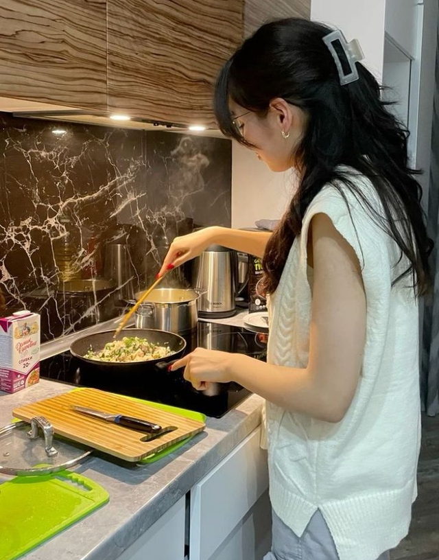 Bức ảnh bữa cơm bình dân 100k gây tranh cãi- Ảnh 2.